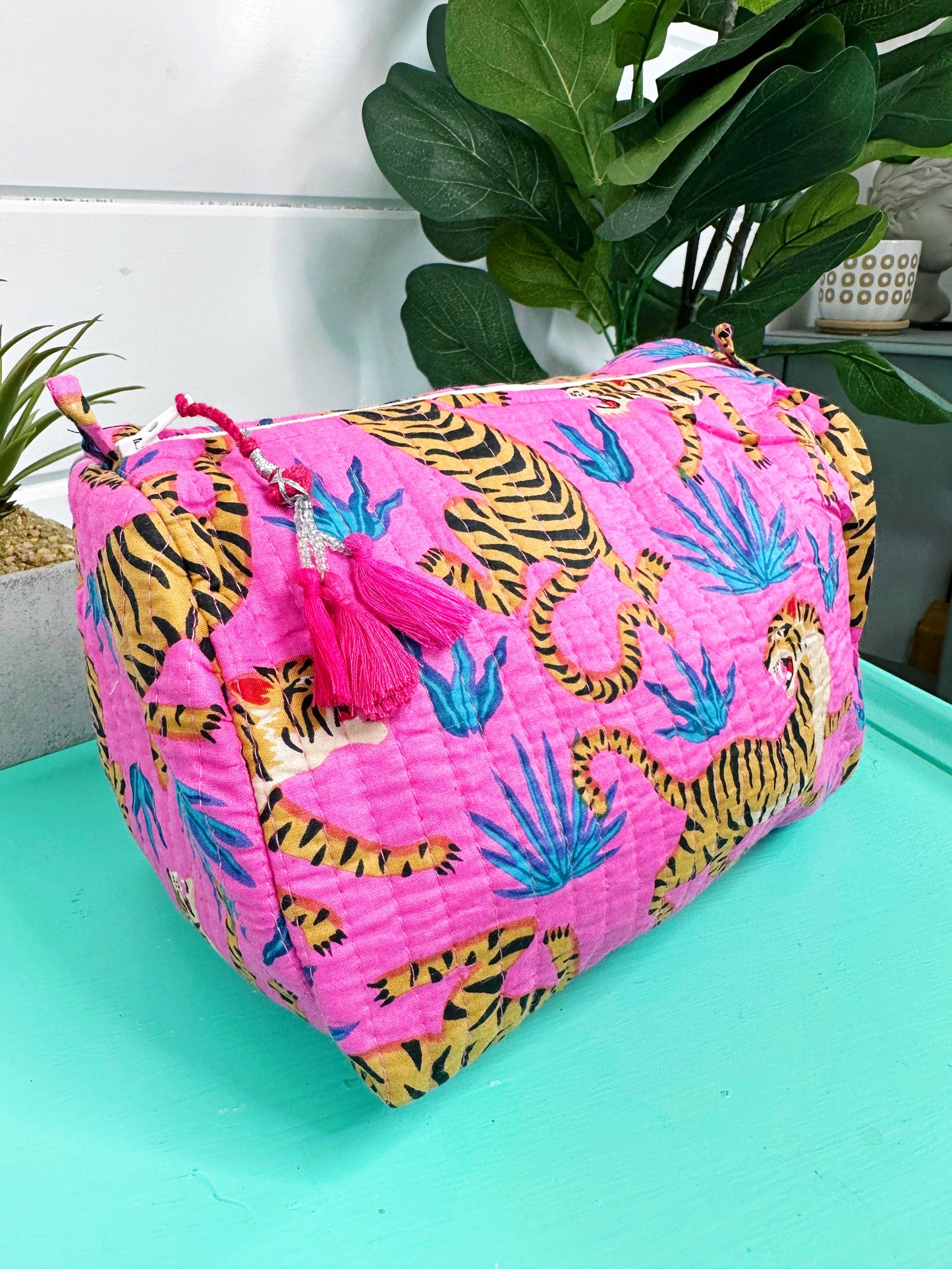 QUILTED MAKEUP BAG