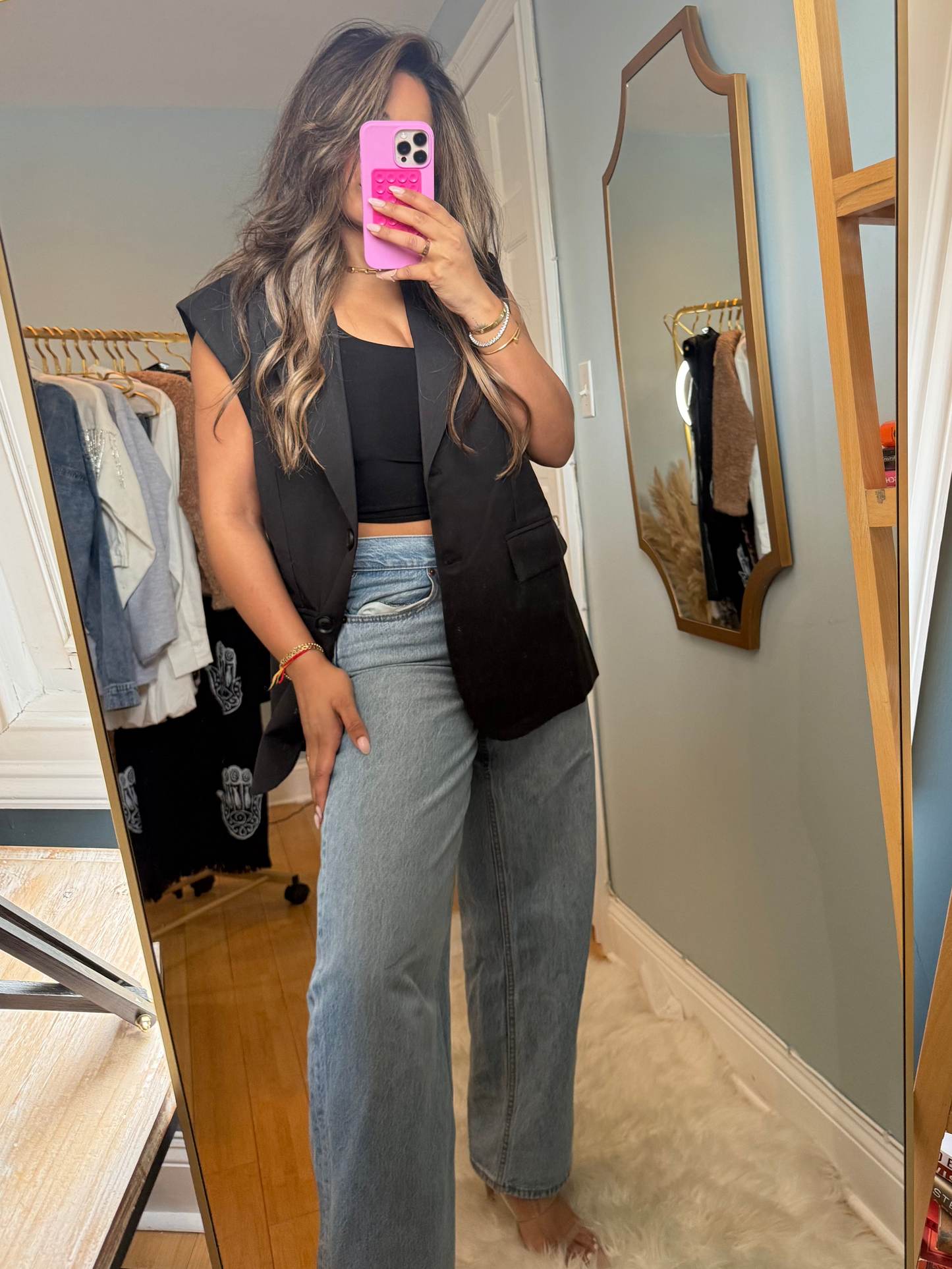 OVERSIZED SLEEVELESS BLAZER