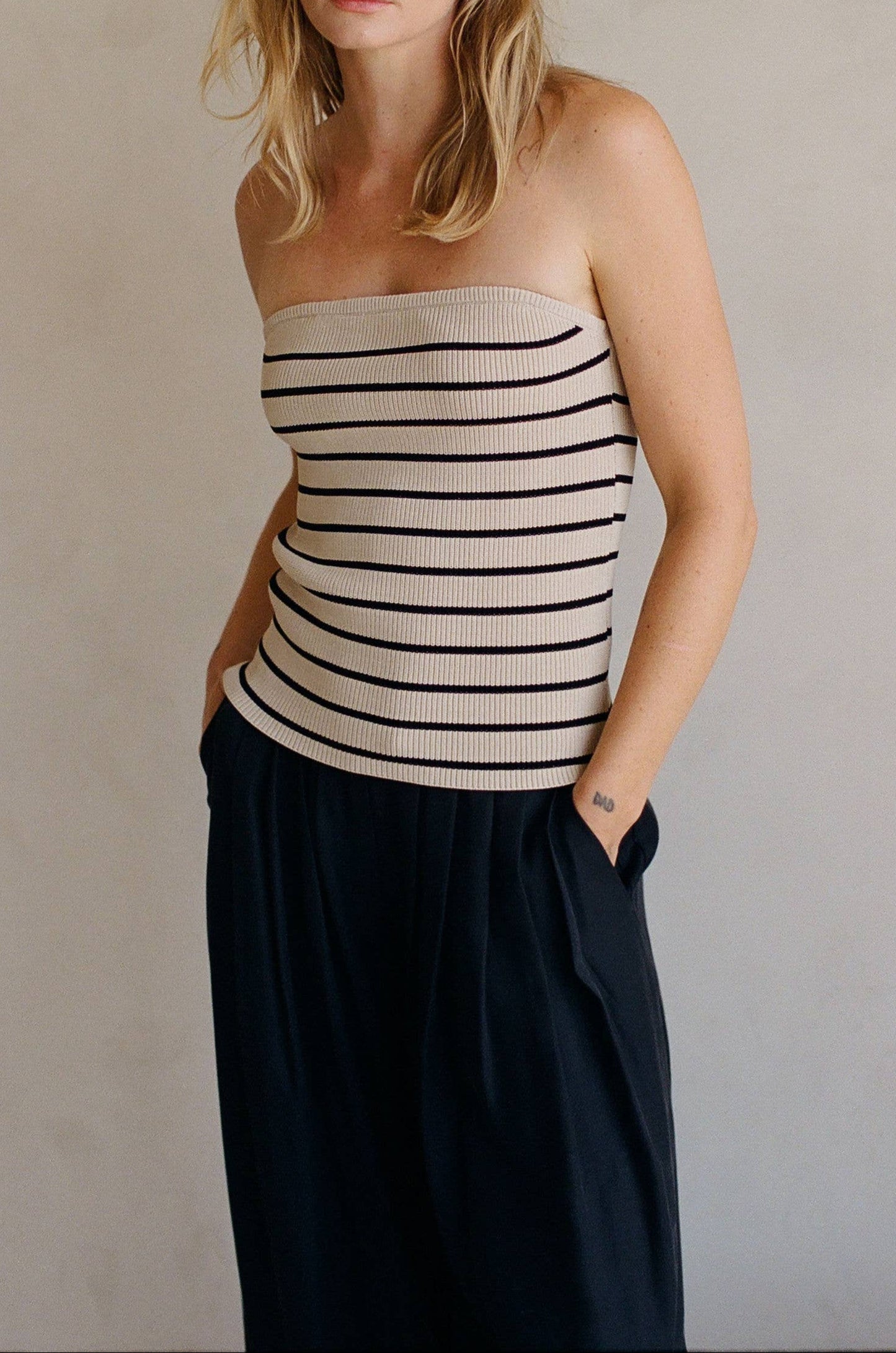 RIBBED STRAPLESS TOP